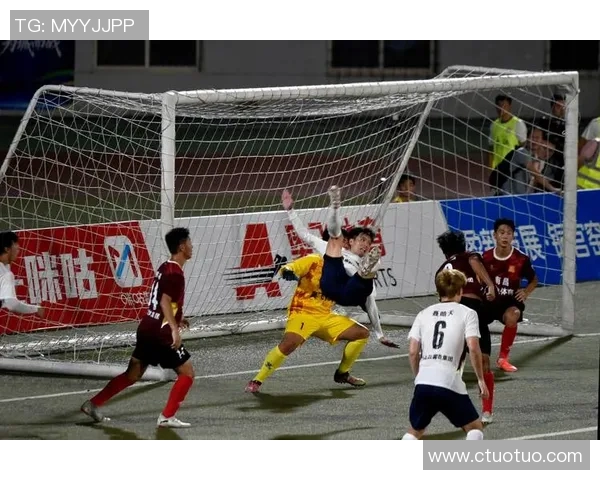 女友如何选择心仪的足球球星：从球场魅力到私人魅力的完美结合